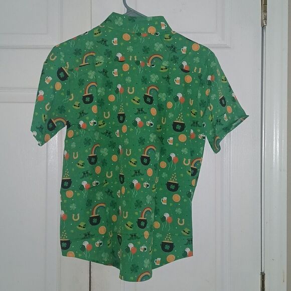 St Patrick's kids unisex button down shirt Sz 12 NWOT ( buttons on right) - Picture 5 of 6
